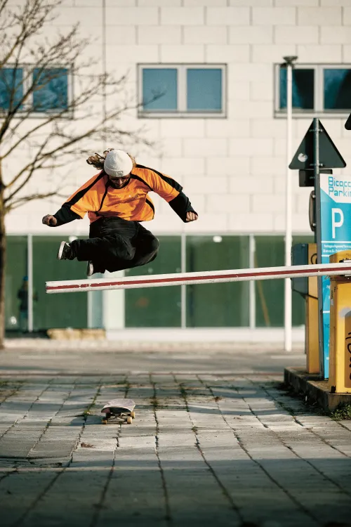 Johnny Lella, Hippie Jump, foto Federico Casella