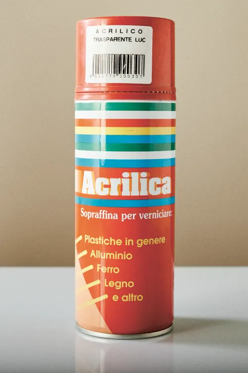 Spray acrilico trasparente 2L Color, 400 ml, prezzo 4,00 € circa, f - foto Federico Casella