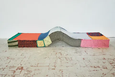 Fabio Cipolla, “Relazione 3”, Ferro lana, 2024 - foto Alberto Della Beffa