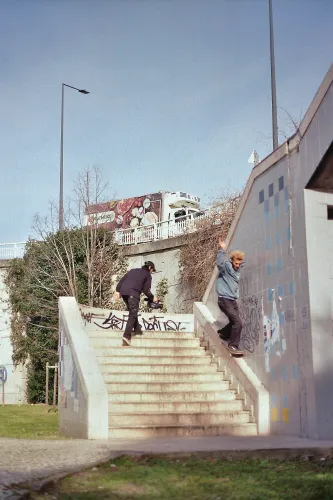 Cedric with just enough space for a grind - foto Anna Plewa