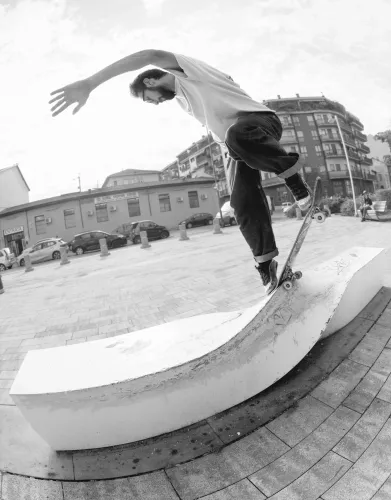 Marco Iaria, Fs Noseslide Transfer to Bs Nosebluntslide Bs 180 Out, foto Alberto Della Beffa